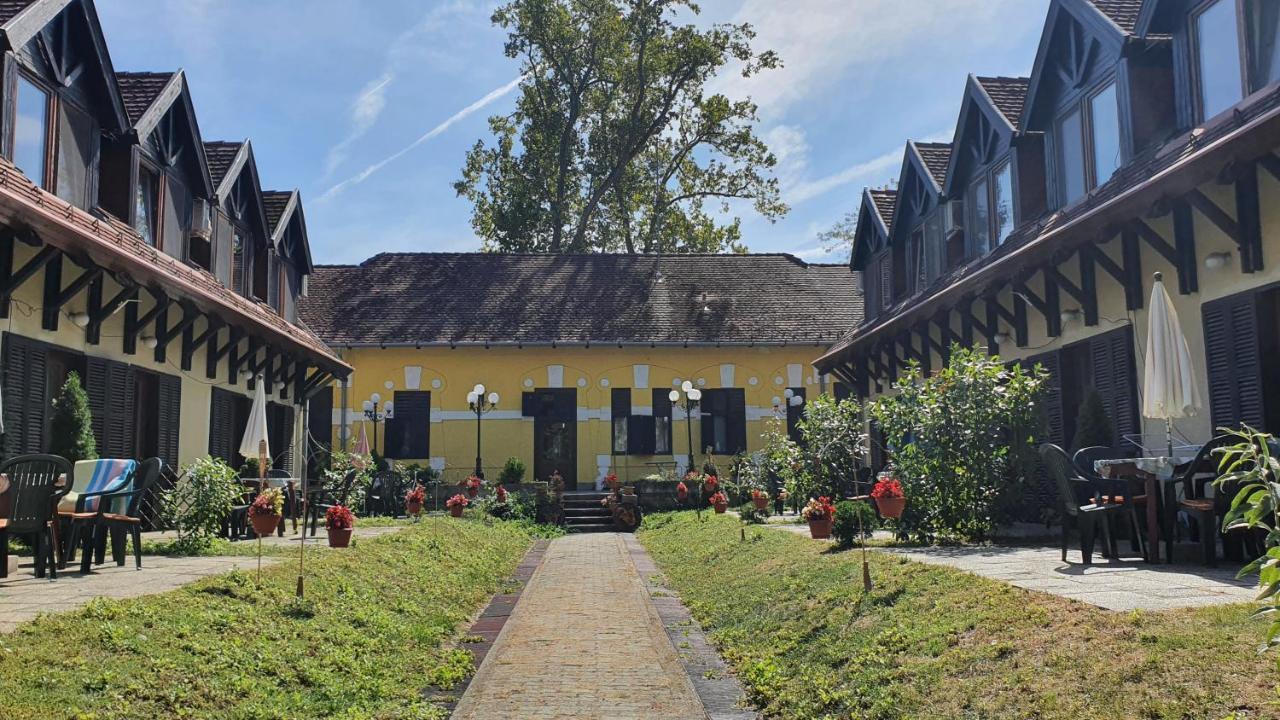 Harmonia Apartmanhaz Balatonlelle Exterior photo