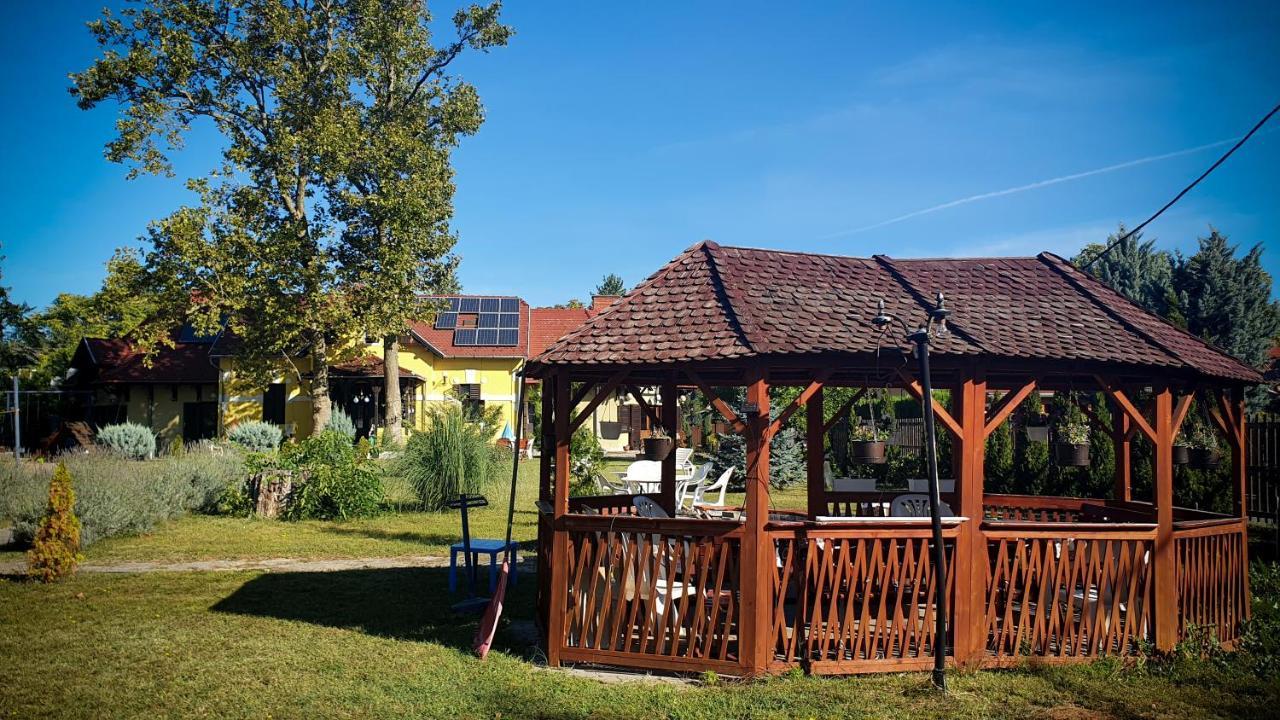 Harmonia Apartmanhaz Balatonlelle Exterior photo