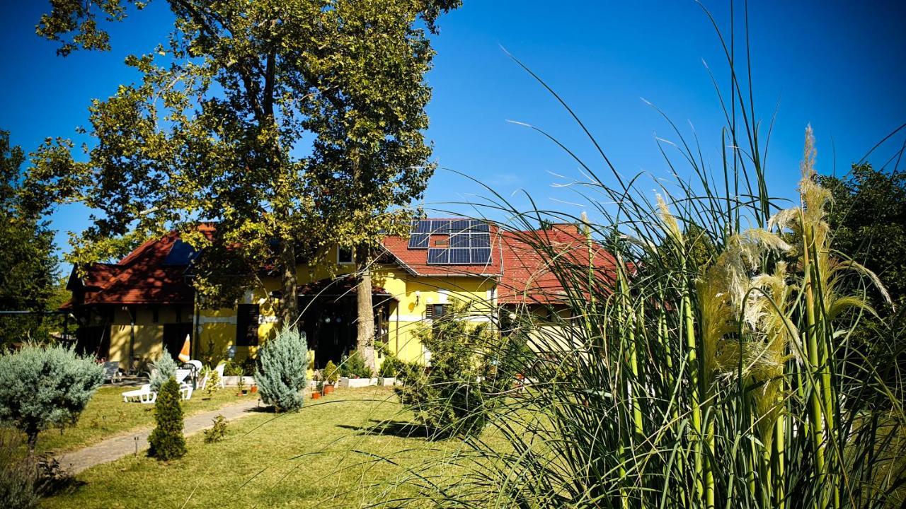 Harmonia Apartmanhaz Balatonlelle Exterior photo