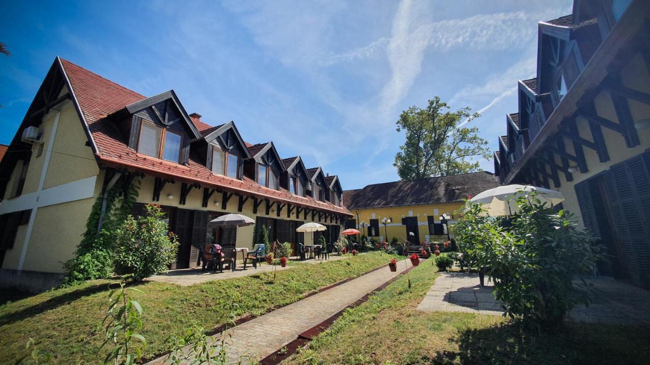 Harmonia Apartmanhaz Balatonlelle Exterior photo